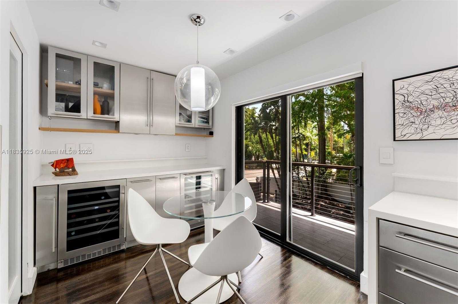 Small Image of 3560 WEST FAIRVIEW ST, Miami Number 15