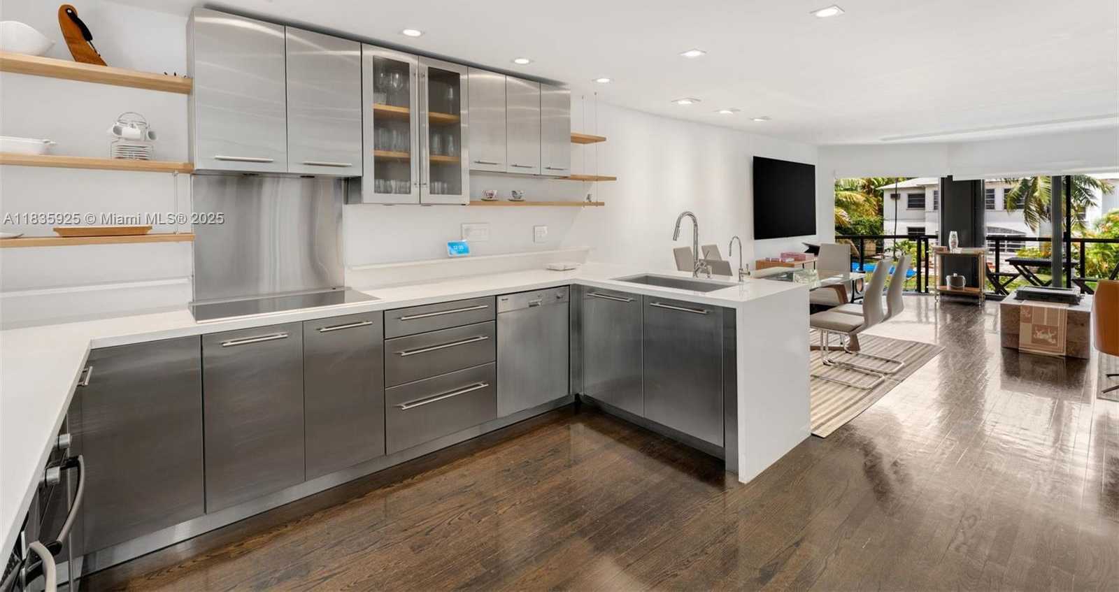 Small Image of 3560 WEST FAIRVIEW ST, Miami Number 16