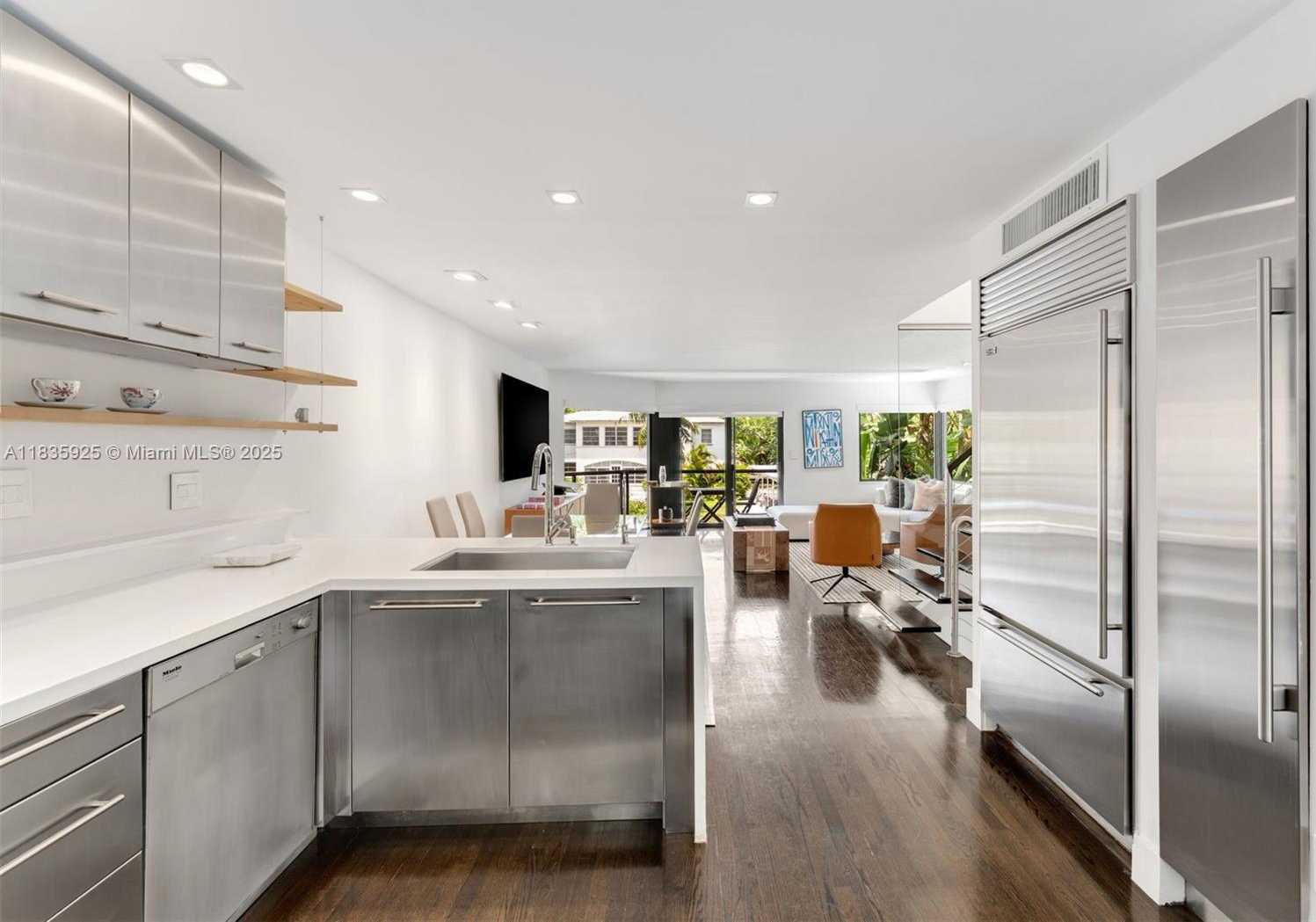 Small Image of 3560 WEST FAIRVIEW ST, Miami Number 17