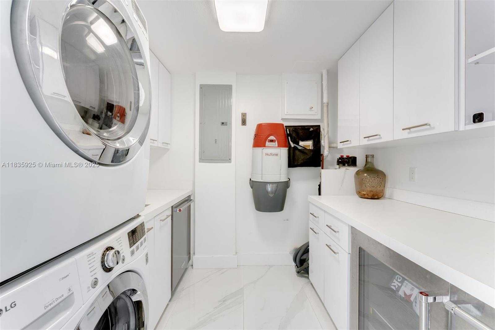 Small Image of 3560 WEST FAIRVIEW ST, Miami Number 18