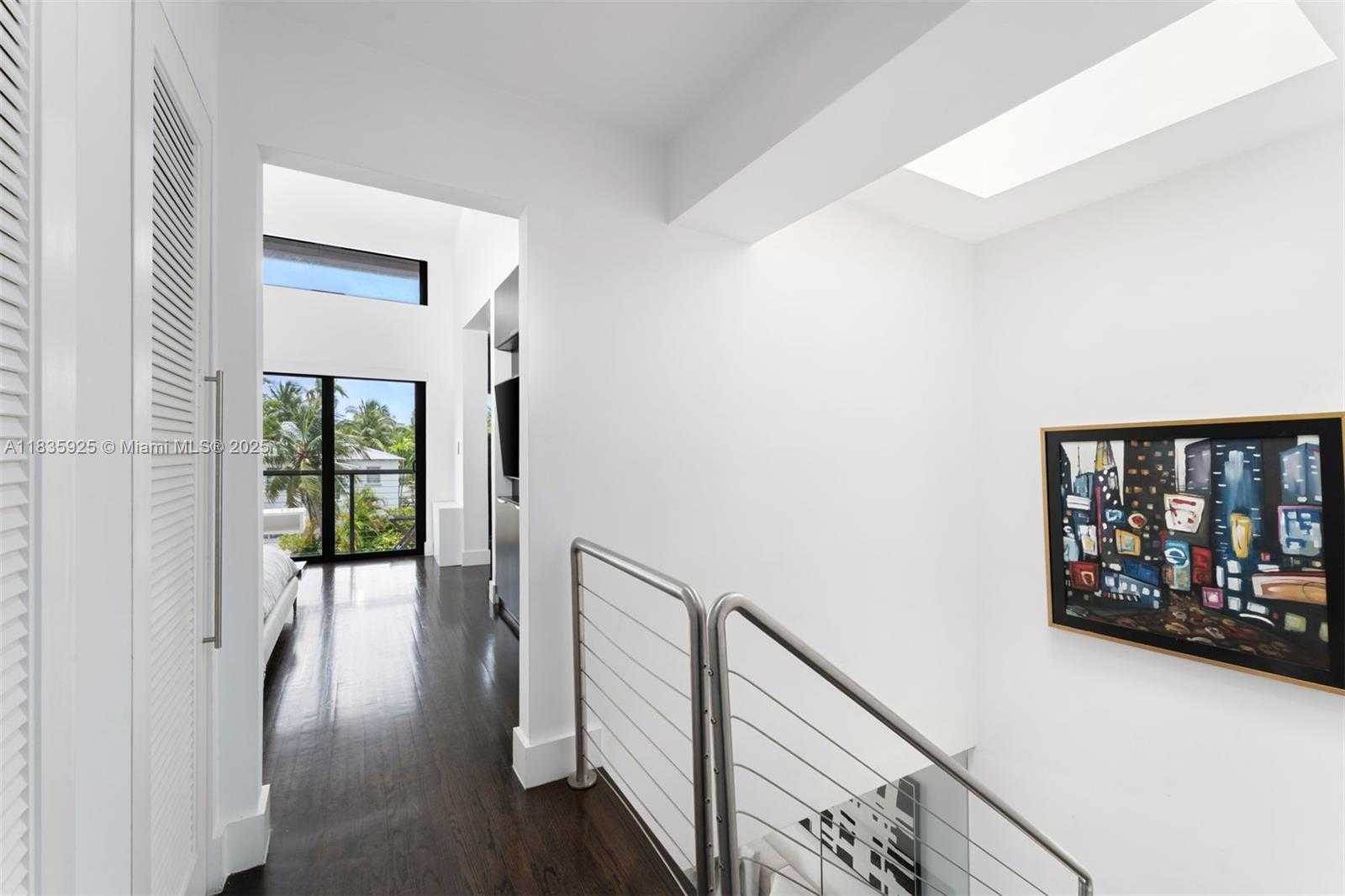 Small Image of 3560 WEST FAIRVIEW ST, Miami Number 20