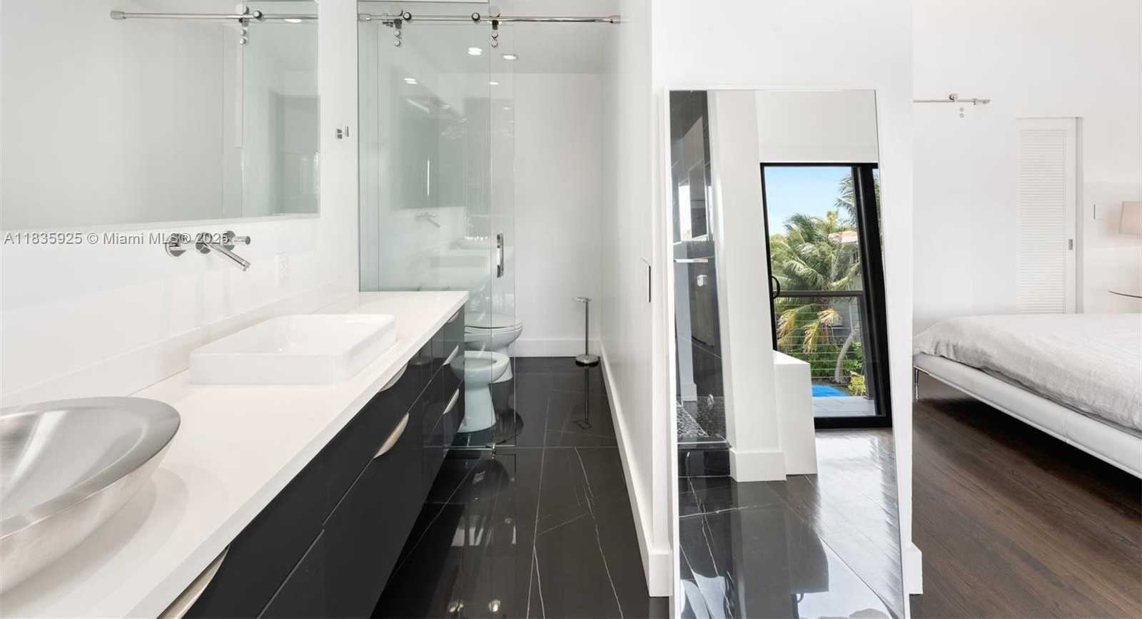 Small Image of 3560 WEST FAIRVIEW ST, Miami Number 25