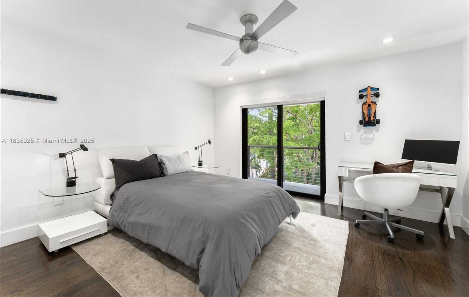 Small Image of 3560 WEST FAIRVIEW ST, Miami Number 26