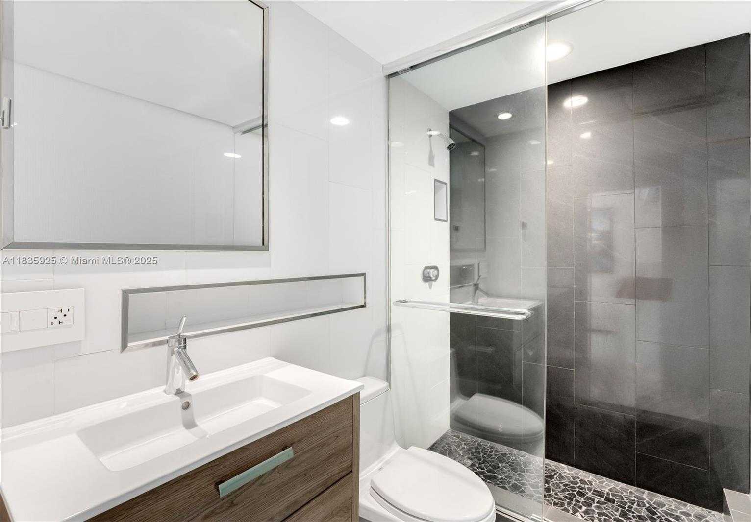 Small Image of 3560 WEST FAIRVIEW ST, Miami Number 29