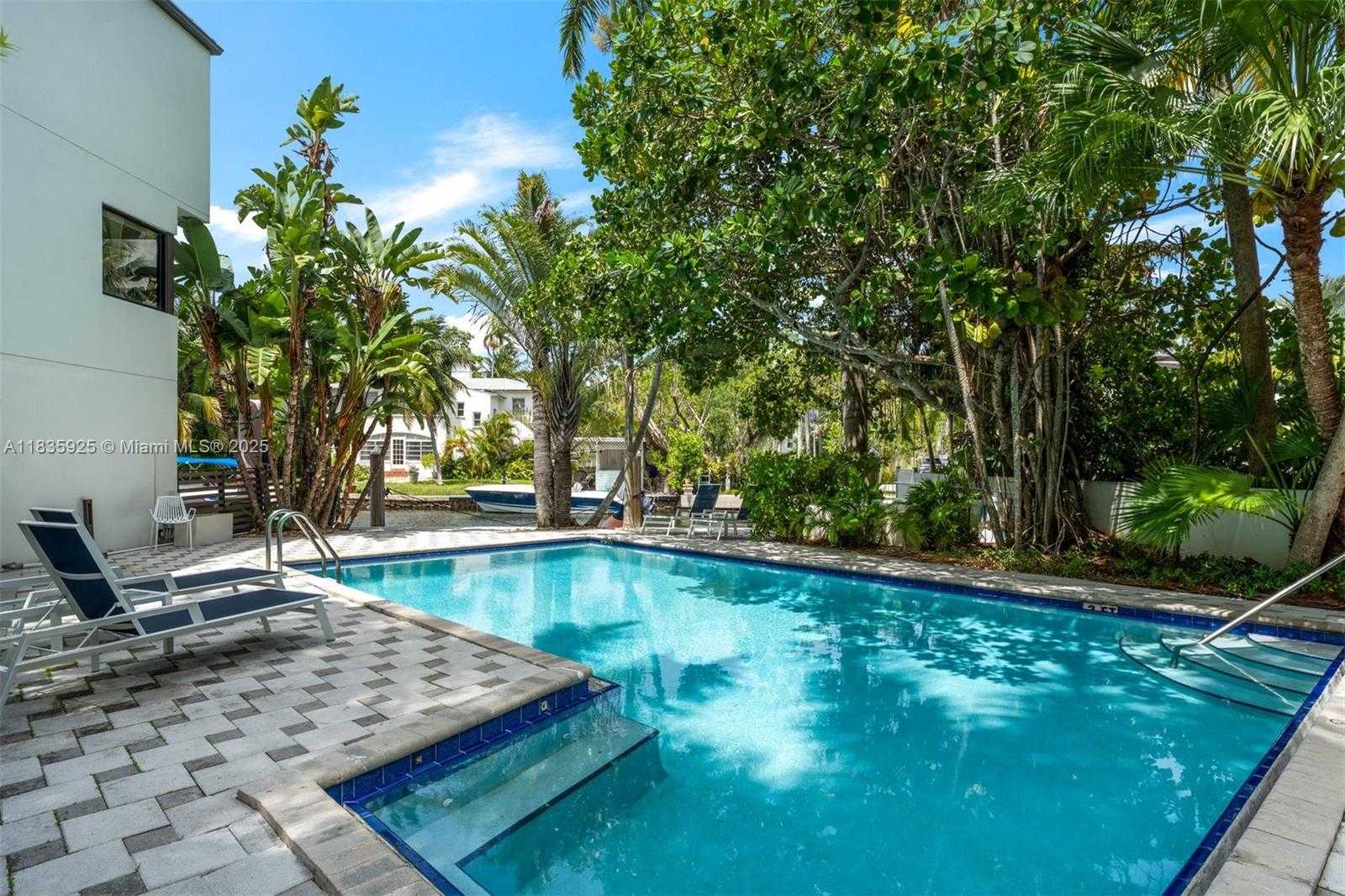 Small Image of 3560 WEST FAIRVIEW ST, Miami Number 30