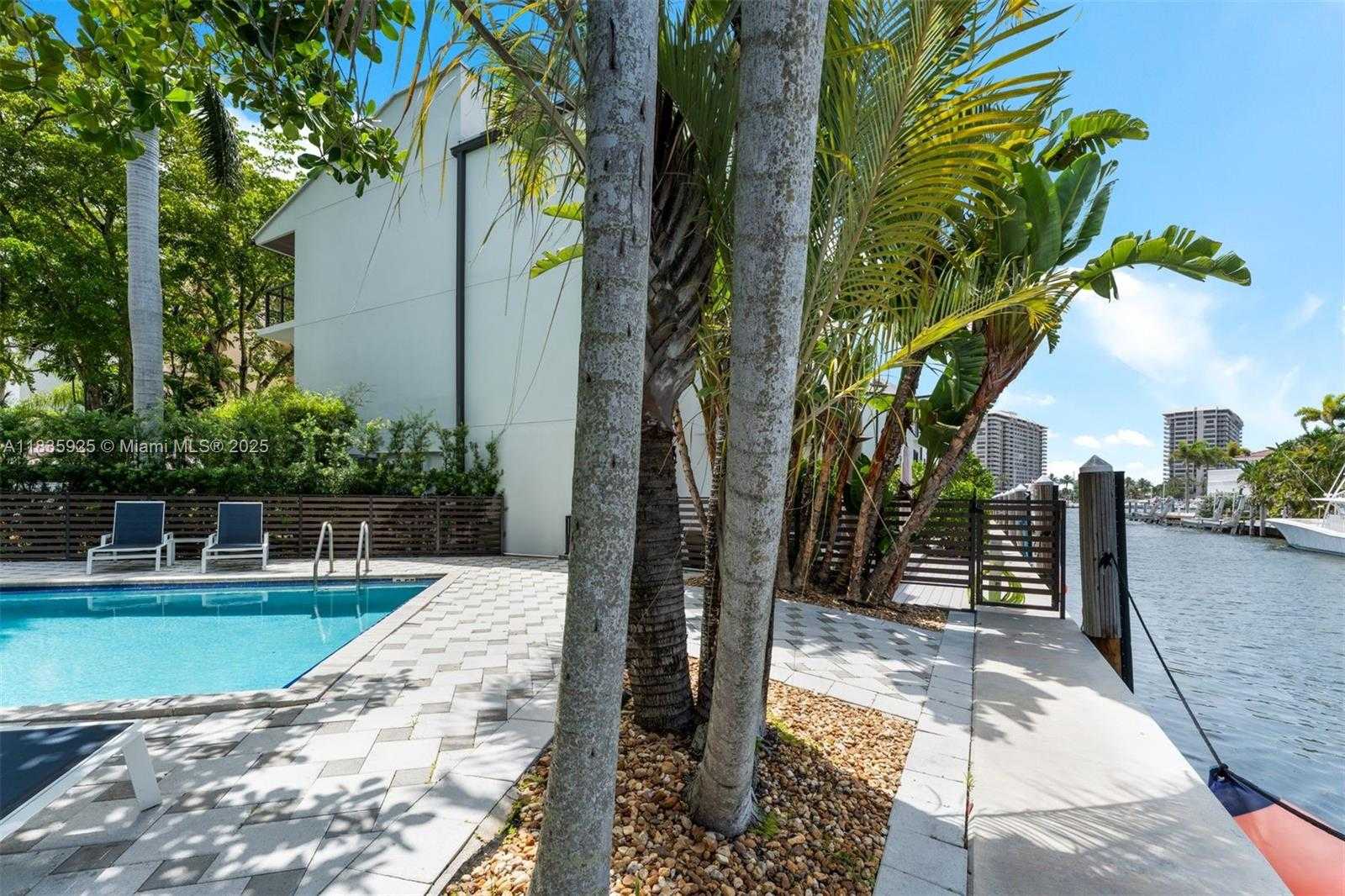 Small Image of 3560 WEST FAIRVIEW ST, Miami Number 33