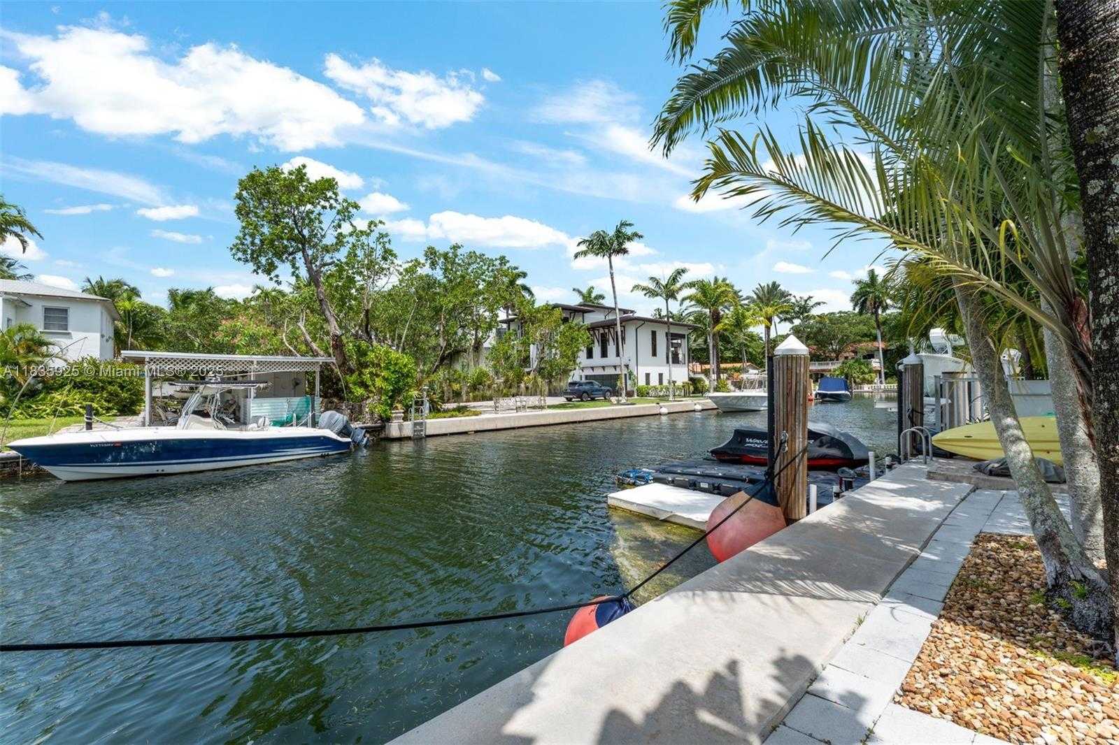 Small Image of 3560 WEST FAIRVIEW ST, Miami Number 34