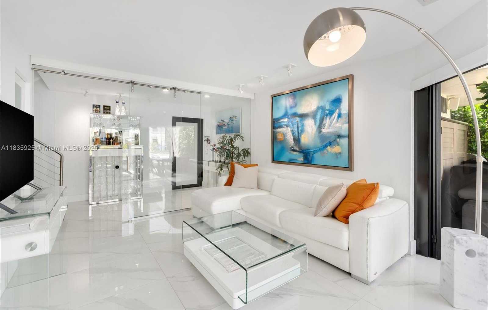 Small Image of 3560 WEST FAIRVIEW ST, Miami Number 5