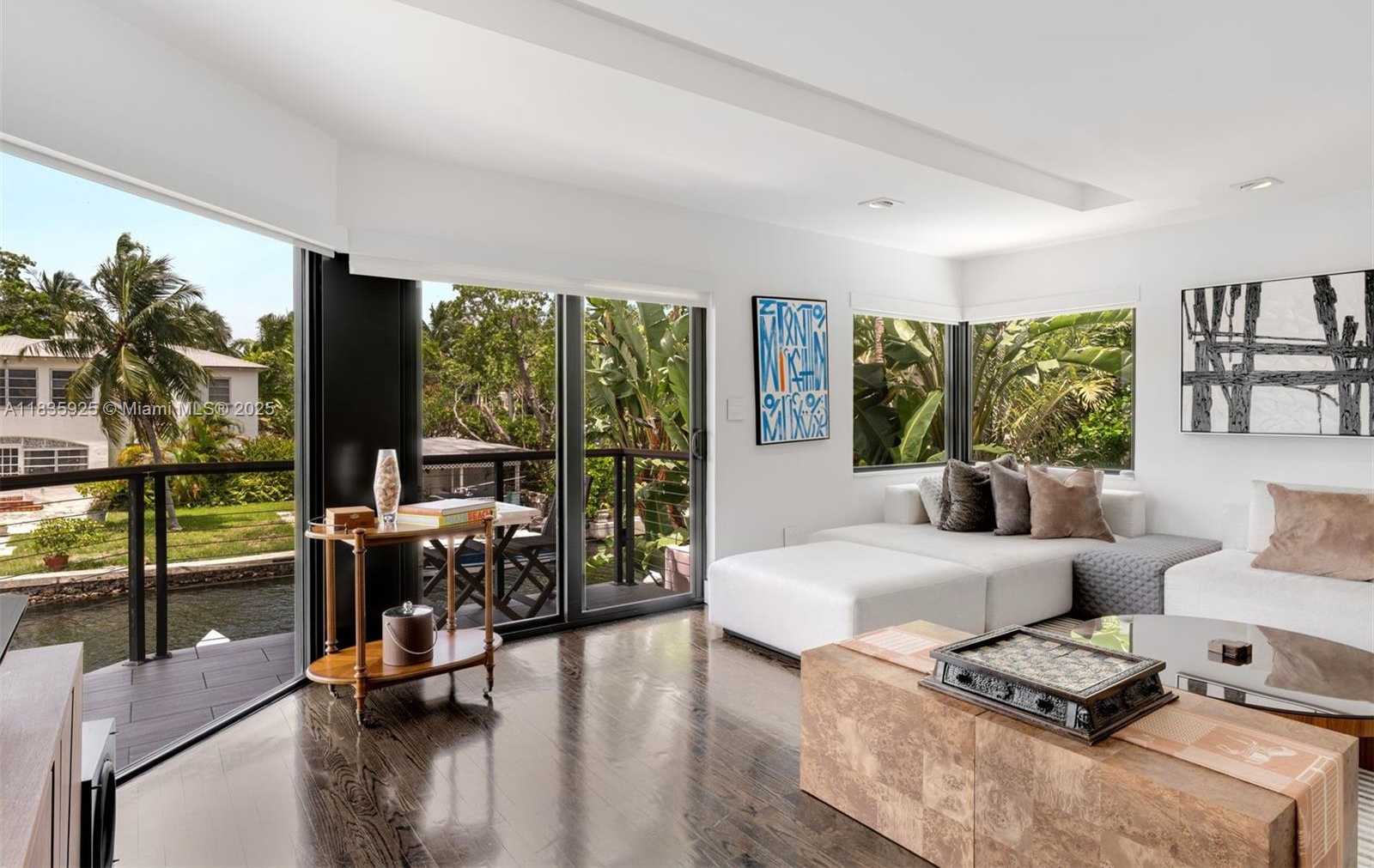 Small Image of 3560 WEST FAIRVIEW ST, Miami Number 9