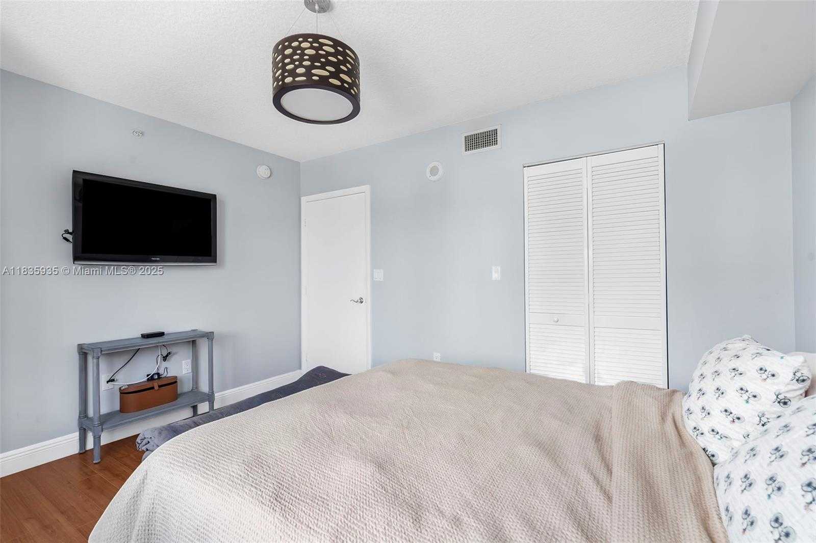 Small Image of 31 SOUTH EAST 5TH ST #1705, Miami Number 14