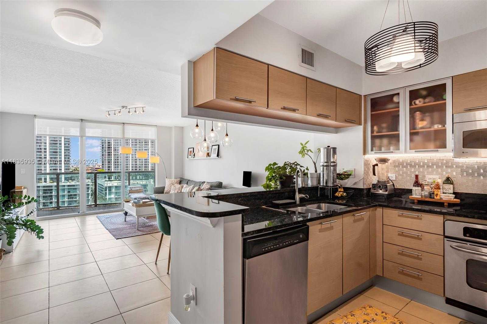 Small Image of 31 SOUTH EAST 5TH ST #1705, Miami Number 3
