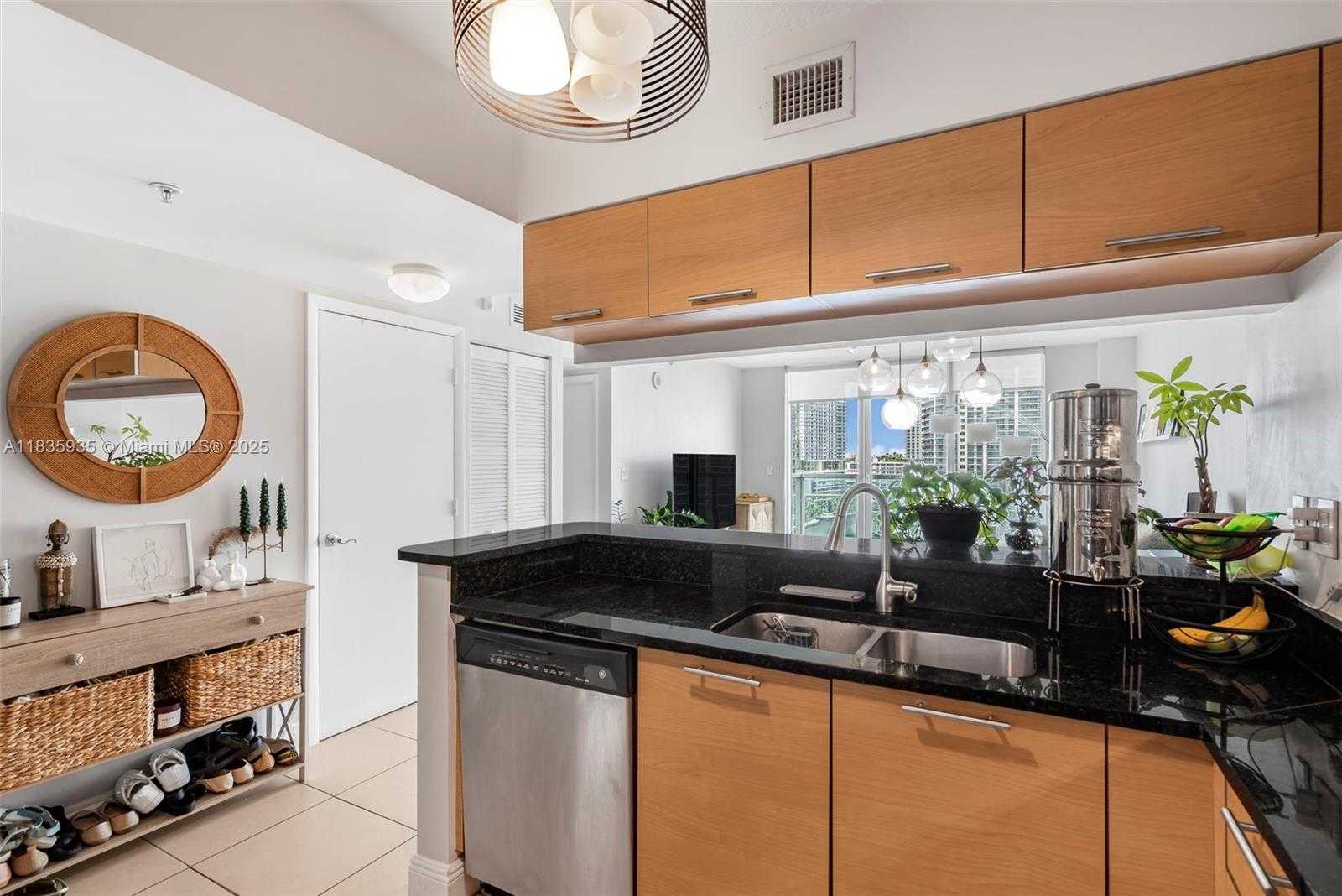 Small Image of 31 SOUTH EAST 5TH ST #1705, Miami Number 5