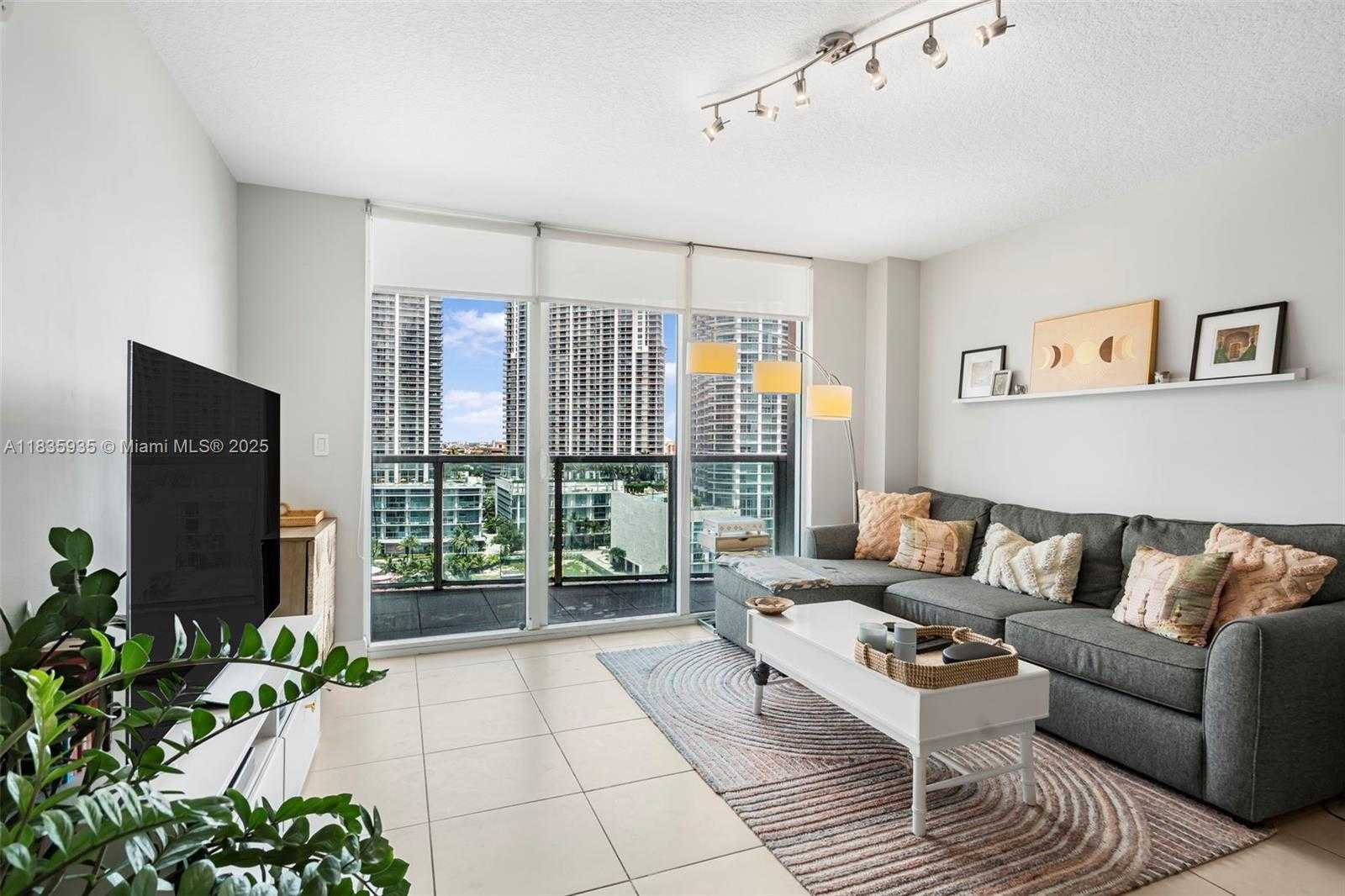 Small Image of 31 SOUTH EAST 5TH ST #1705, Miami Number 6