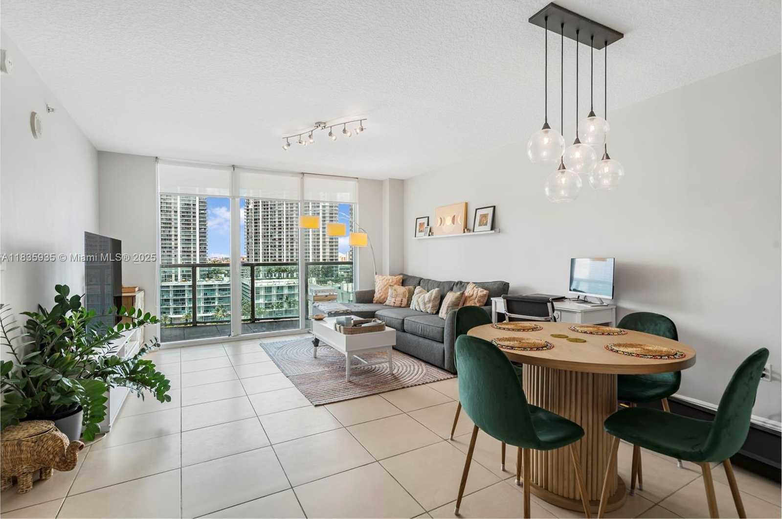 Small Image of 31 SOUTH EAST 5TH ST #1705, Miami Number 7