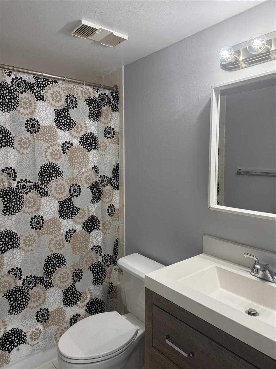 Small Image of 800 NORTH MIAMI AVE #E-1710, Miami Number 5