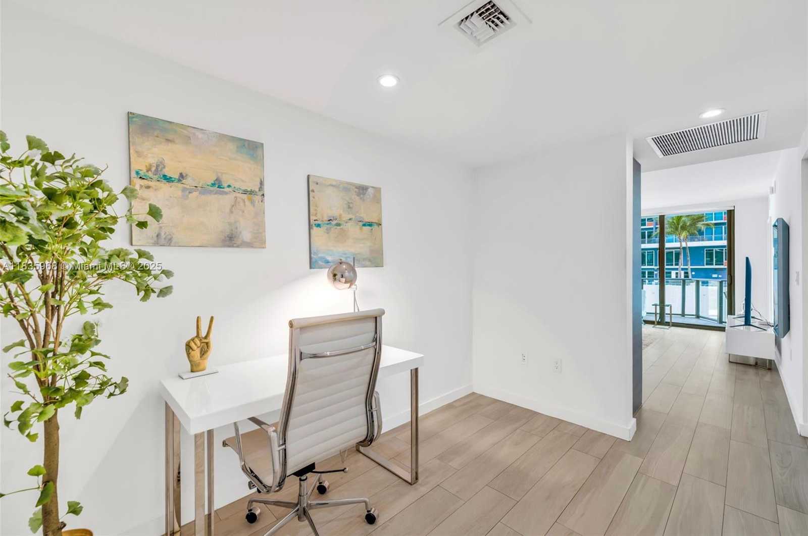 Small Image of 1300 SOUTH MIAMI AVE #1208, Miami Number 9