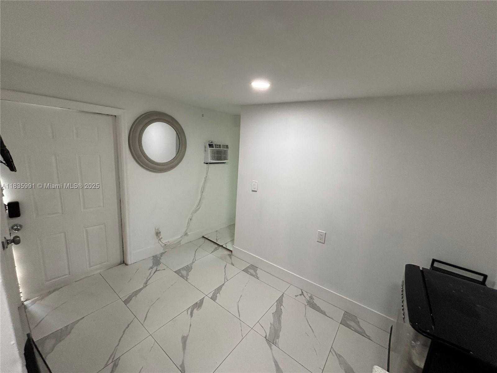 Small Image of 729 NORTH WEST 19TH AVE #REAR, Fort Lauderdale Number 3