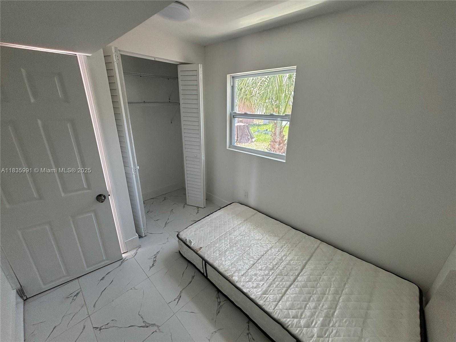 Small Image of 729 NORTH WEST 19TH AVE #REAR, Fort Lauderdale Number 5