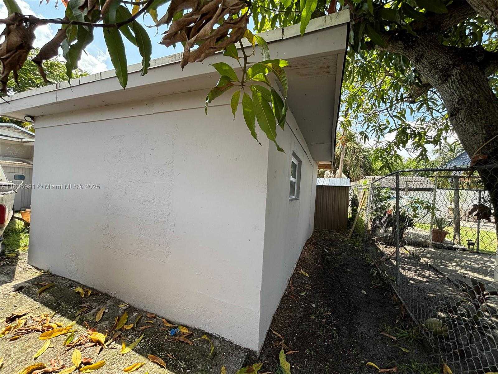 Small Image of 729 NORTH WEST 19TH AVE #REAR, Fort Lauderdale Number 8