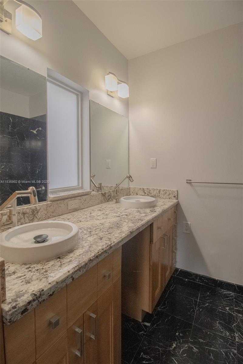 Small Image of 3722 ROYAL PALM AVE, Miami Beach Number 21