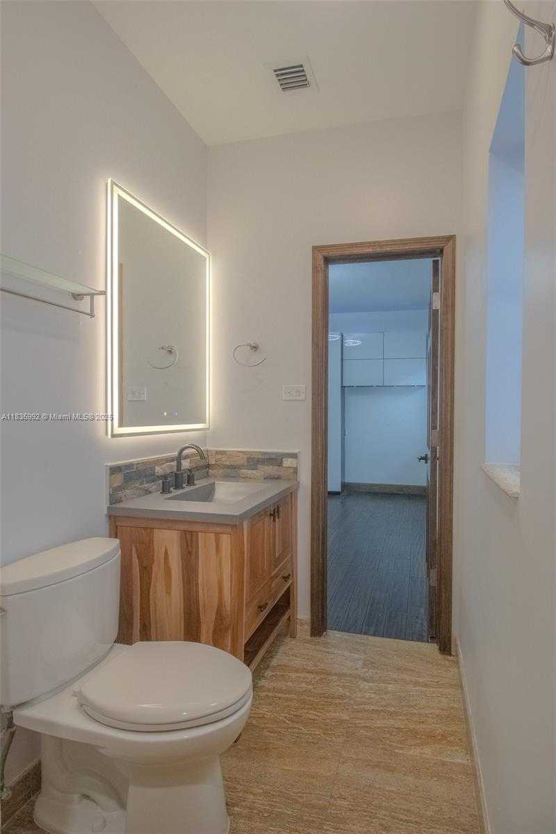 Small Image of 3722 ROYAL PALM AVE, Miami Beach Number 26
