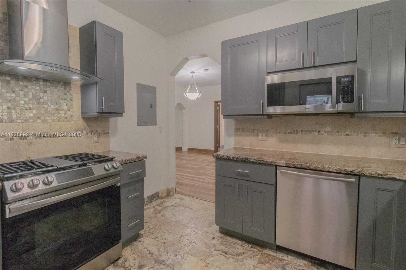 Small Image of 3722 ROYAL PALM AVE, Miami Beach Number 37