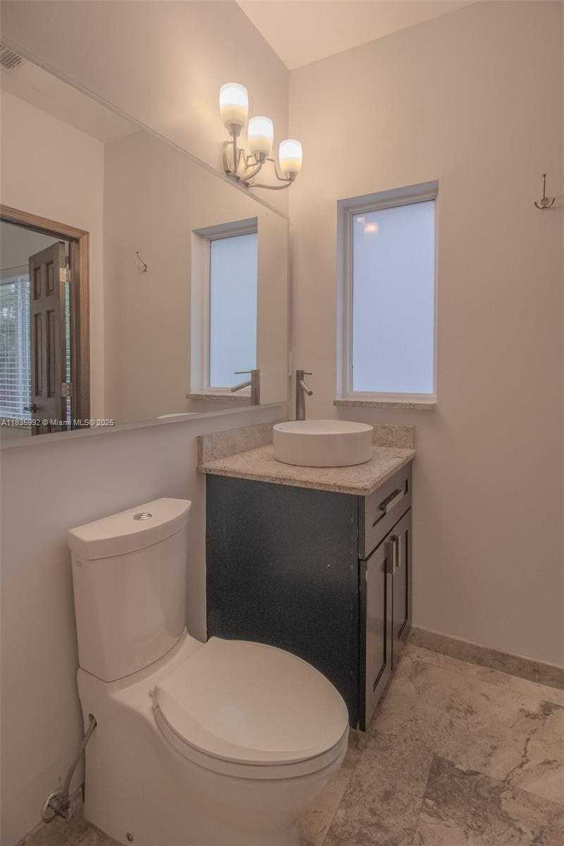 Small Image of 3722 ROYAL PALM AVE, Miami Beach Number 42