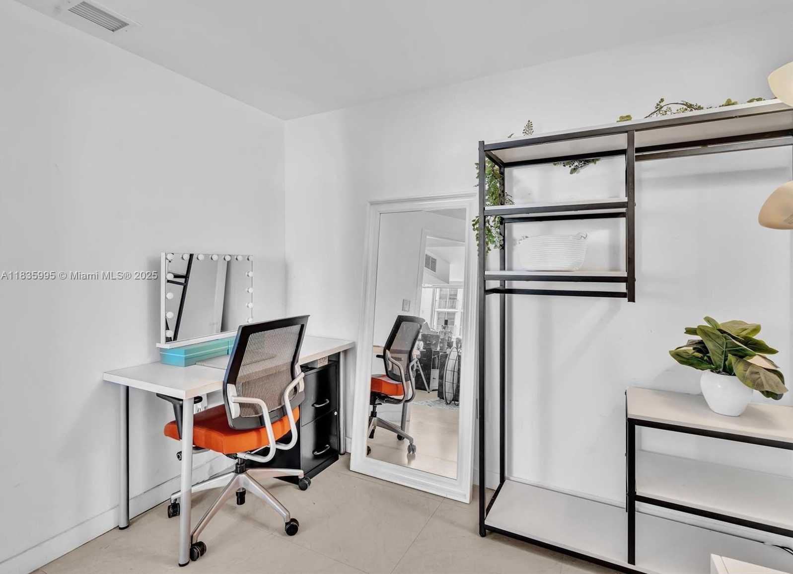 Small Image of 253 NORTH EAST 2ND ST #2208, Miami Number 22