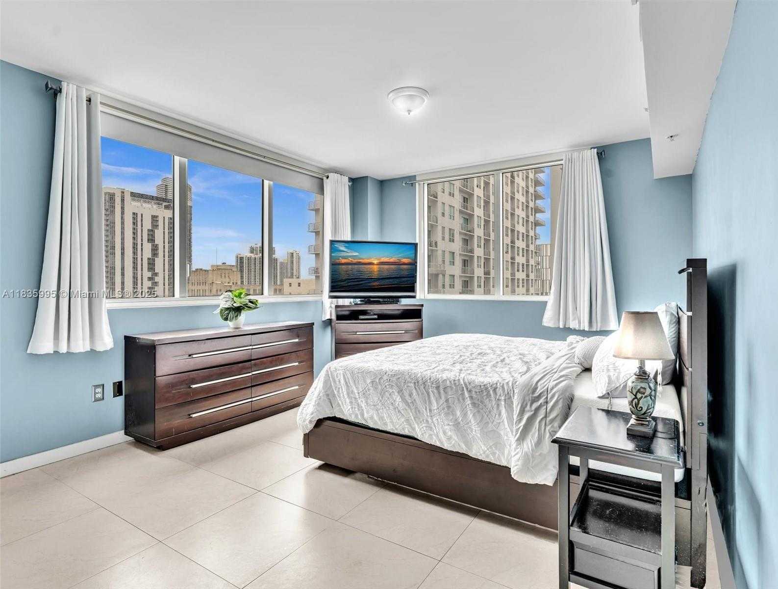 Small Image of 253 NORTH EAST 2ND ST #2208, Miami Number 23