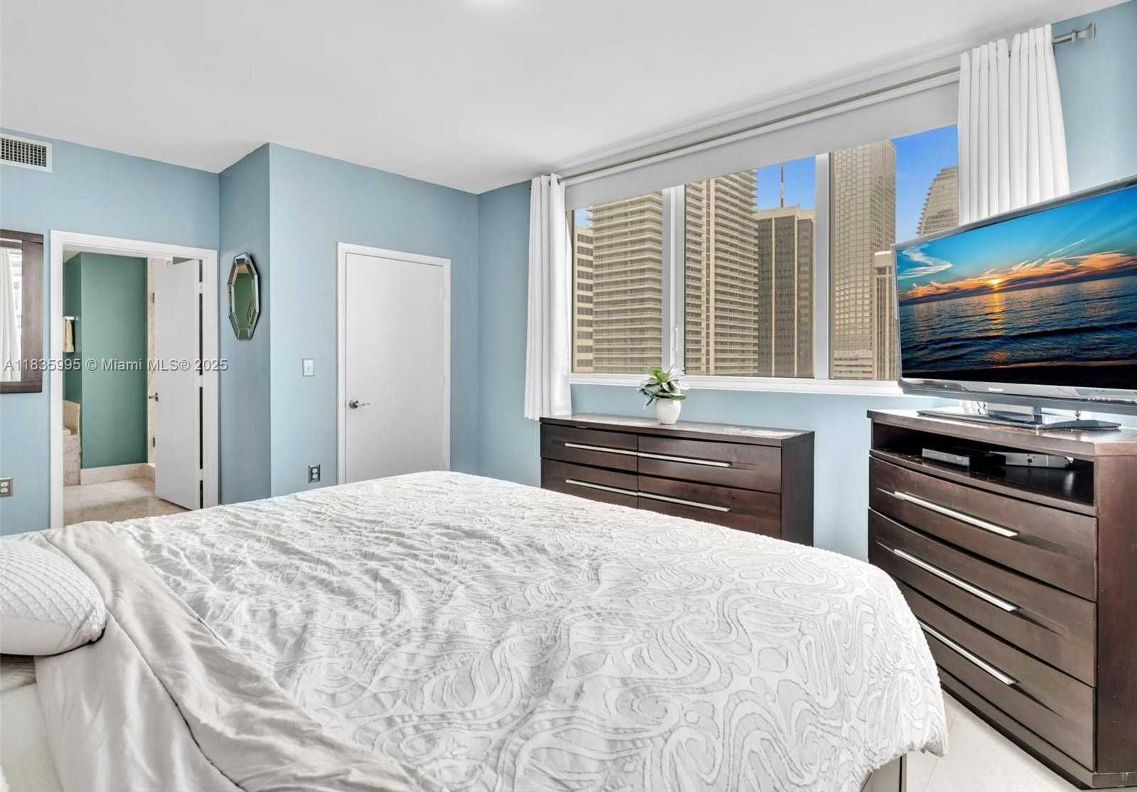 Small Image of 253 NORTH EAST 2ND ST #2208, Miami Number 26