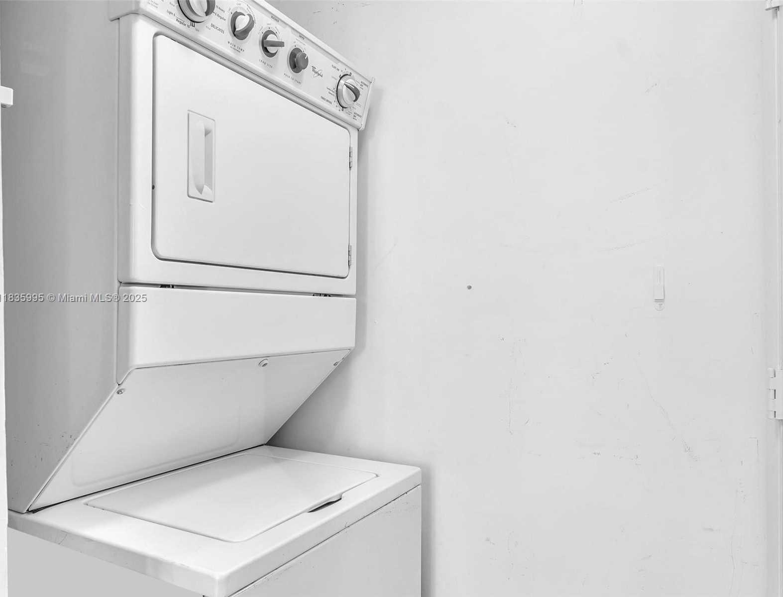Small Image of 253 NORTH EAST 2ND ST #2208, Miami Number 31