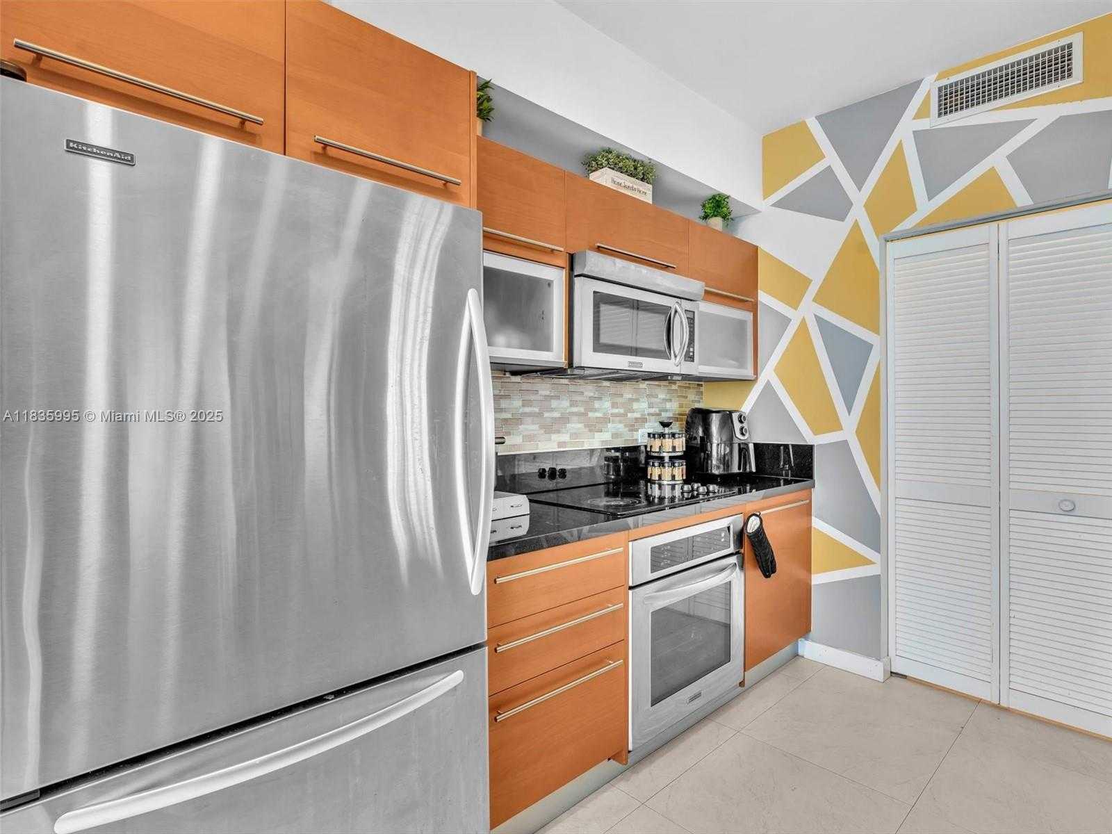 Small Image of 253 NORTH EAST 2ND ST #2208, Miami Number 9