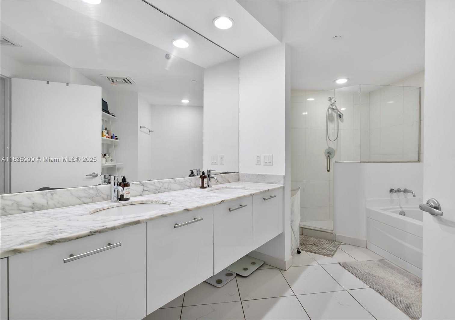 Small Image of 55 SOUTH EAST 6TH ST #2007, Miami Number 12