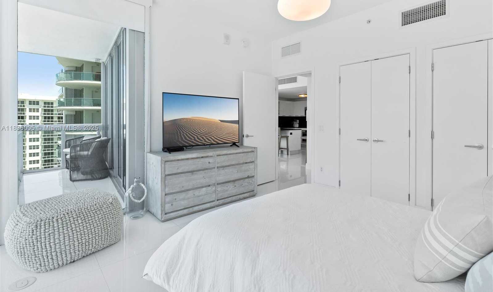 Small Image of Miami Beach Number 13