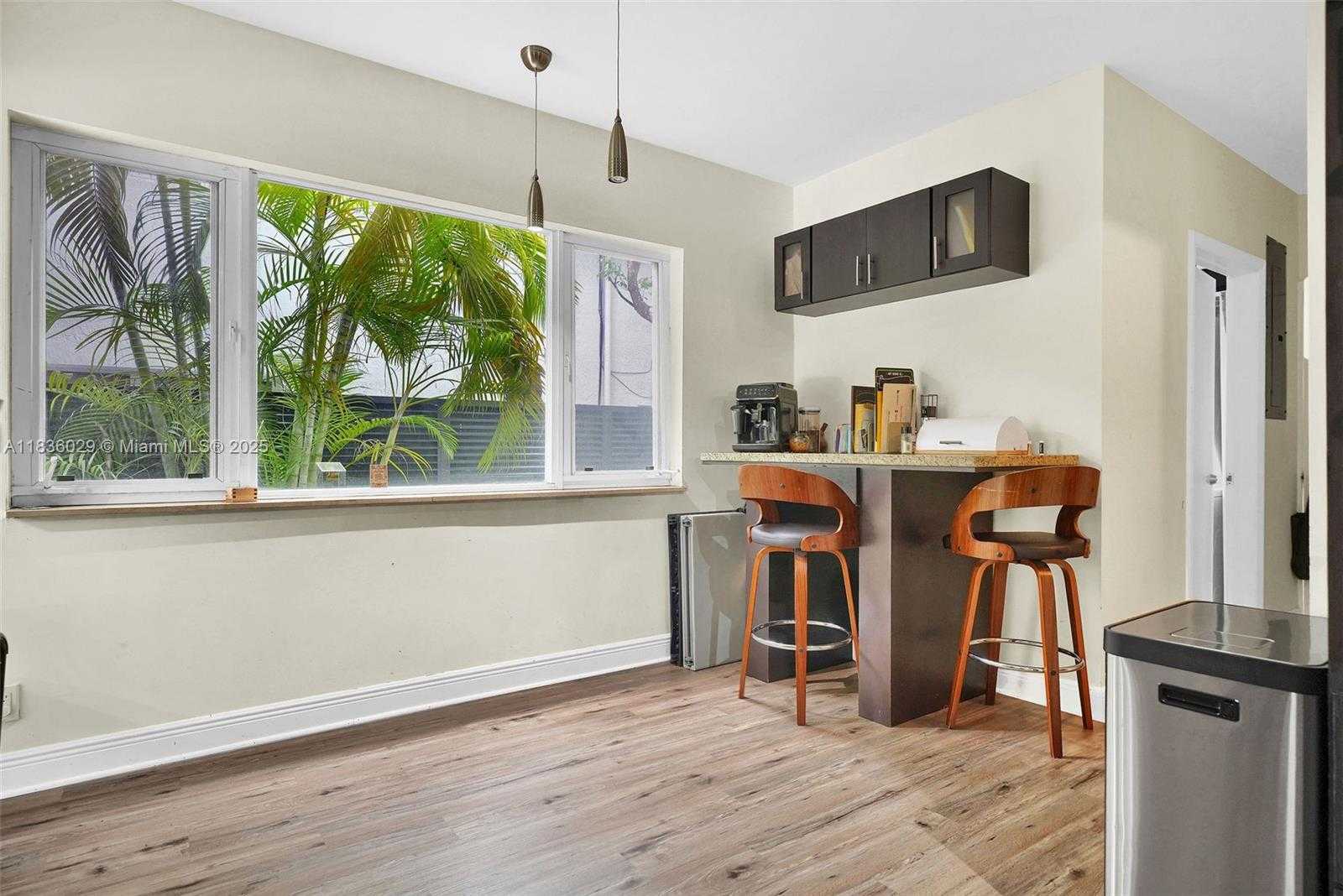 Small Image of 5555 LA GORCE DR, Miami Beach Number 12