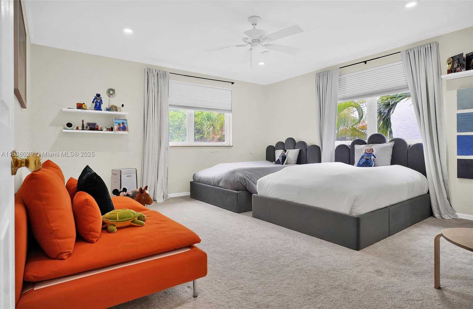 Small Image of 5555 LA GORCE DR, Miami Beach Number 25