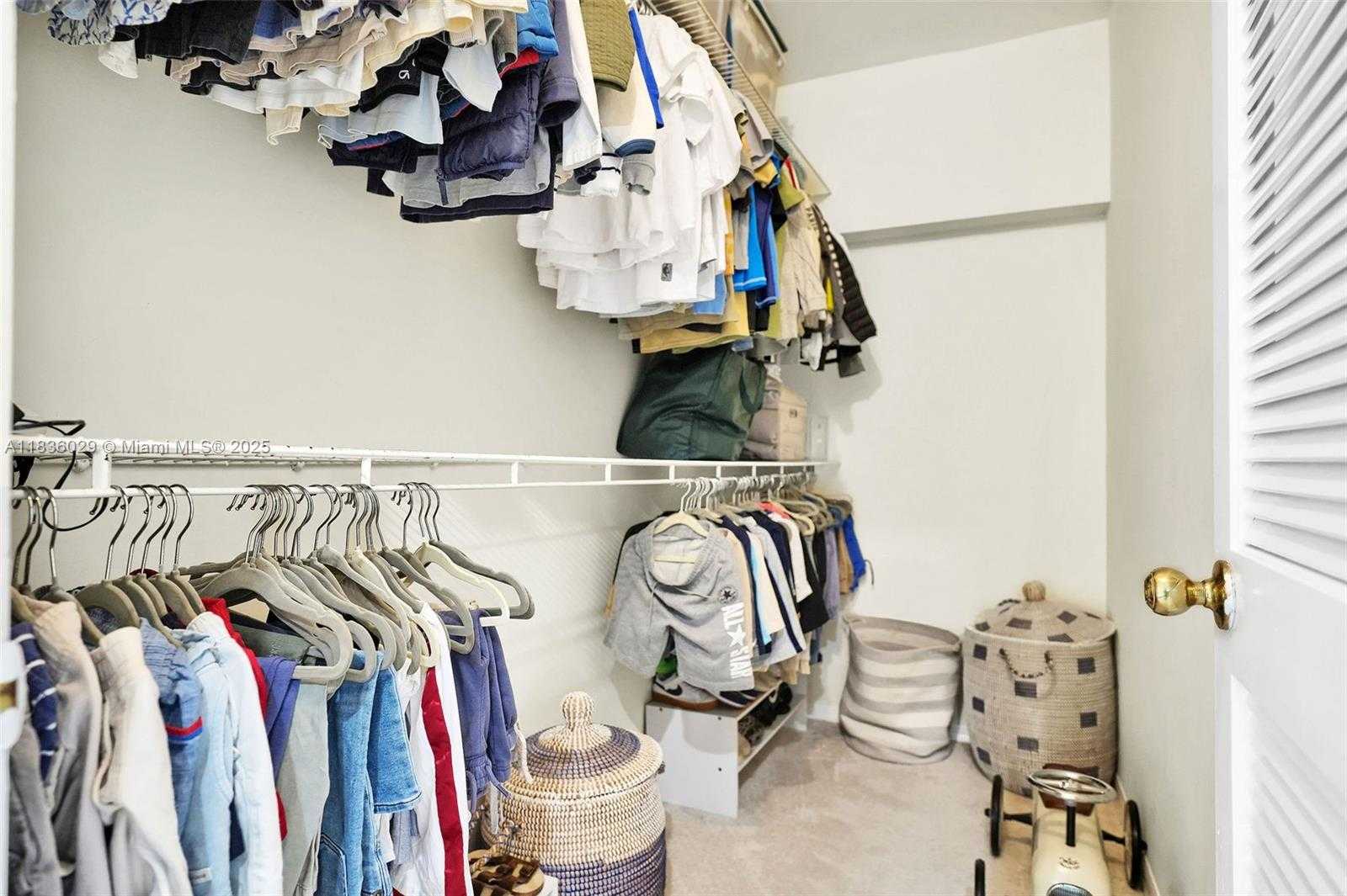 Small Image of 5555 LA GORCE DR, Miami Beach Number 26