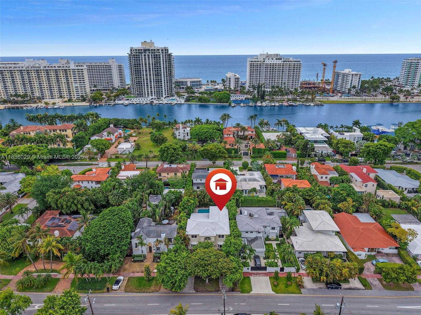 Small Image of 5555 LA GORCE DR, Miami Beach Number 39