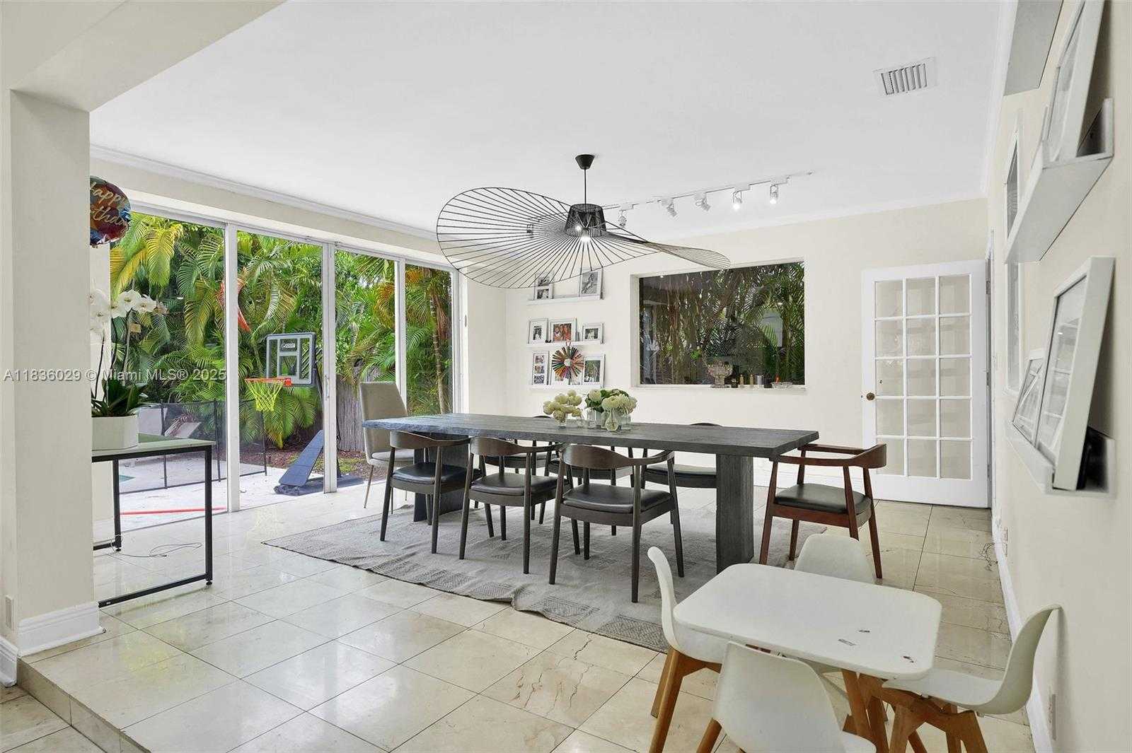 Small Image of 5555 LA GORCE DR, Miami Beach Number 6
