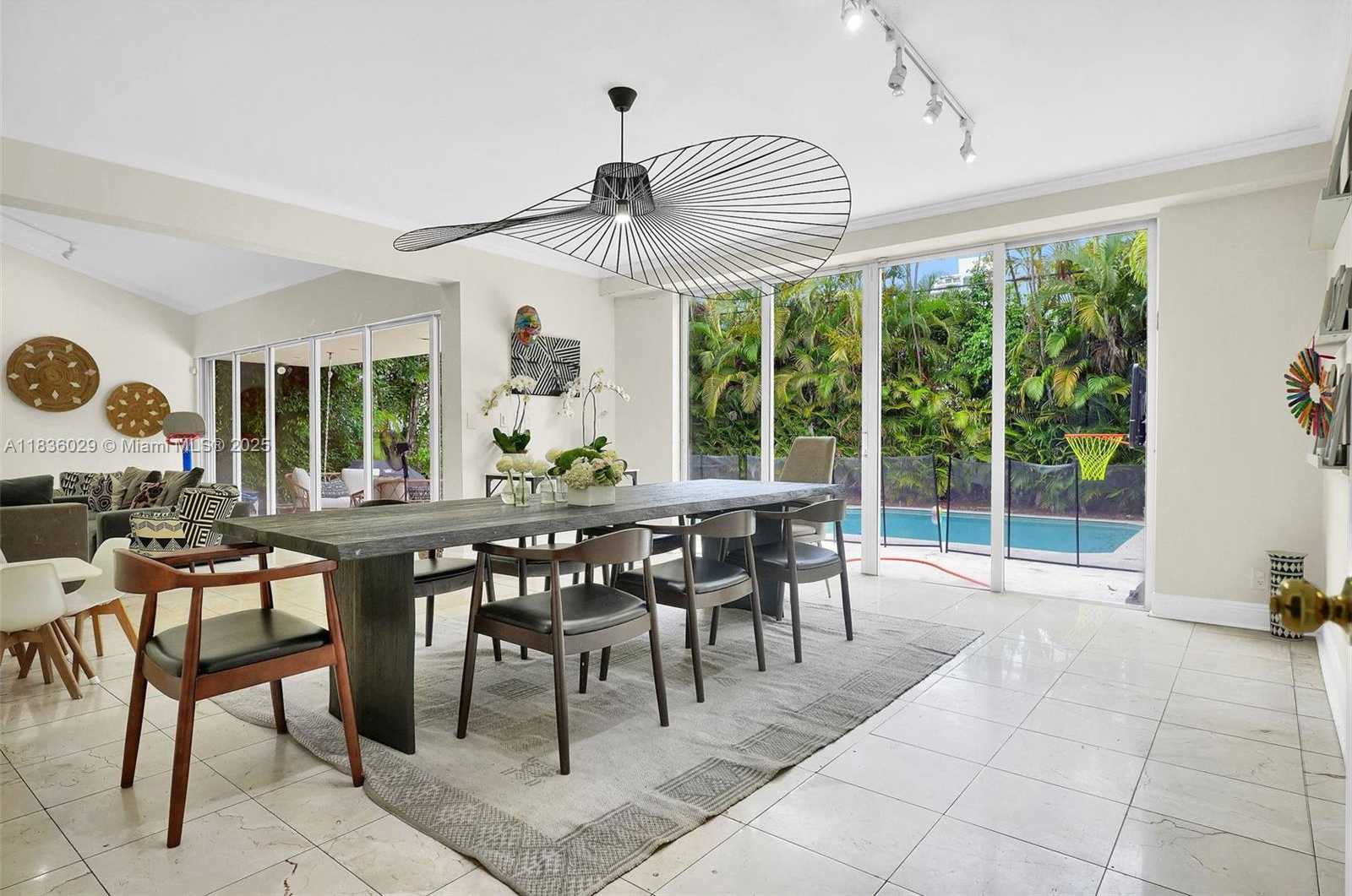 Small Image of 5555 LA GORCE DR, Miami Beach Number 7
