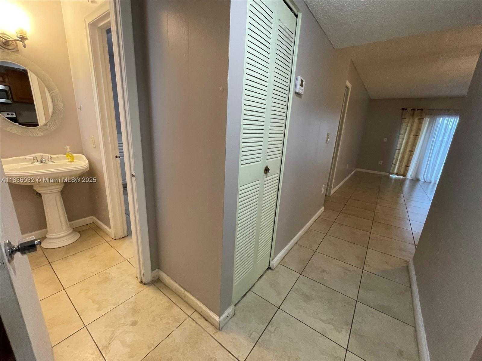 Small Image of 16750 NORTH EAST 10TH AVE #228, North Miami Beach Number 13