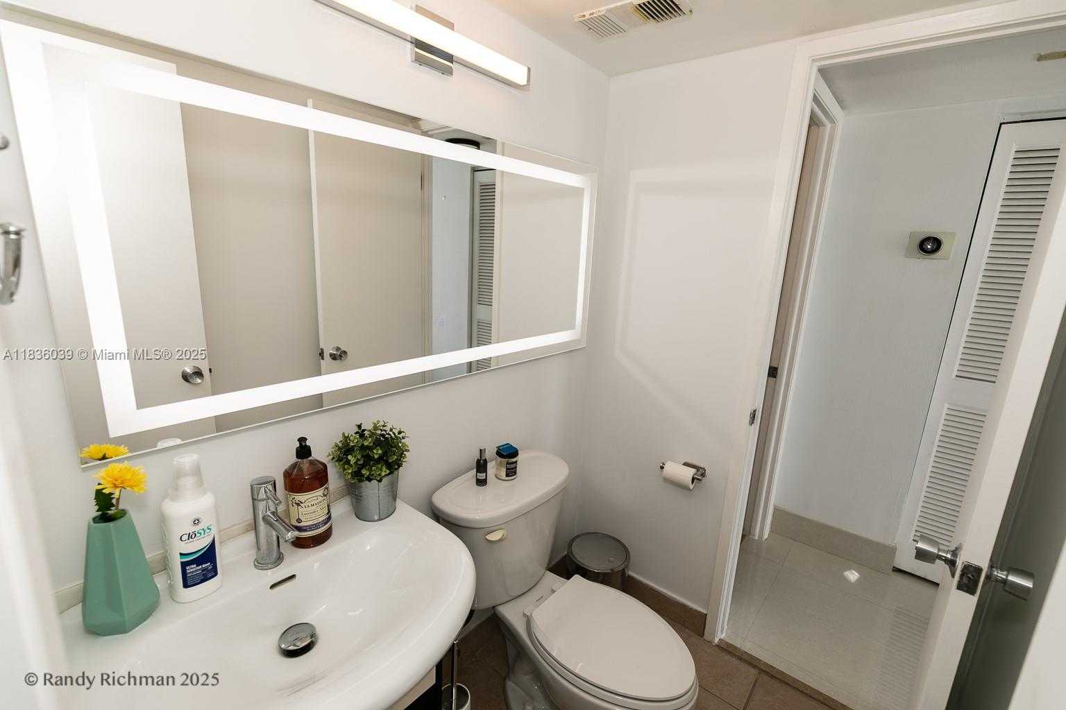 Small Image of 600 NORTH EAST 36TH ST #1820, Miami Number 12