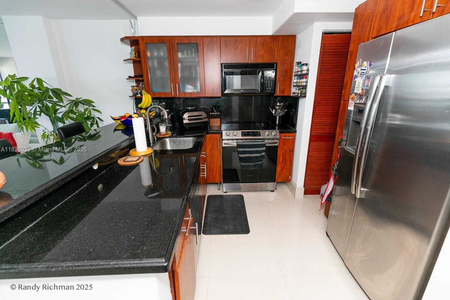 Small Image of 600 NORTH EAST 36TH ST #1820, Miami Number 19