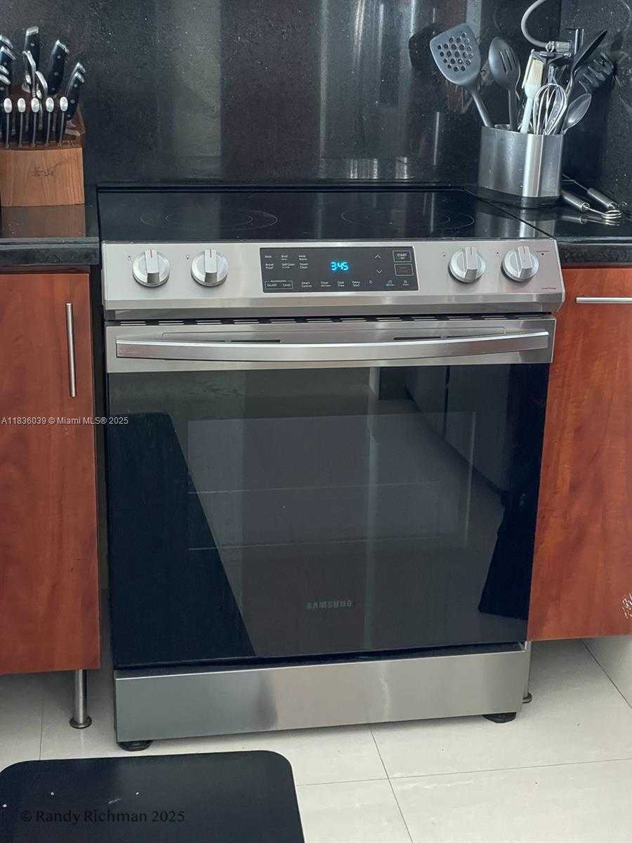 Small Image of 600 NORTH EAST 36TH ST #1820, Miami Number 24