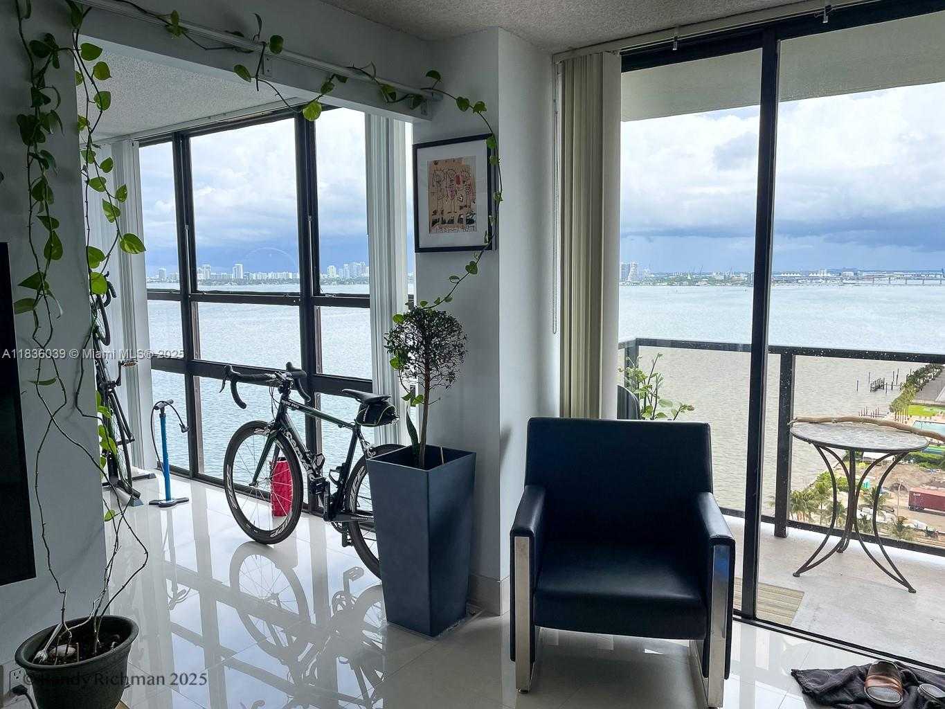 Small Image of 600 NORTH EAST 36TH ST #1820, Miami Number 25