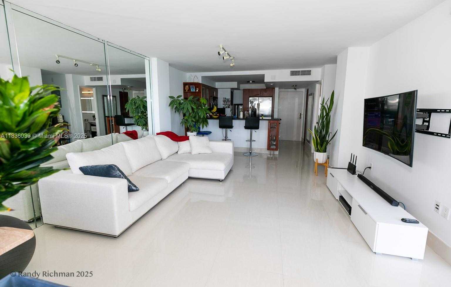 Small Image of 600 NORTH EAST 36TH ST #1820, Miami Number 9