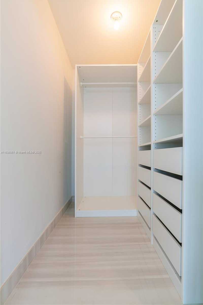 Small Image of 650 NORTH EAST 32ND ST #2808, Miami Number 16