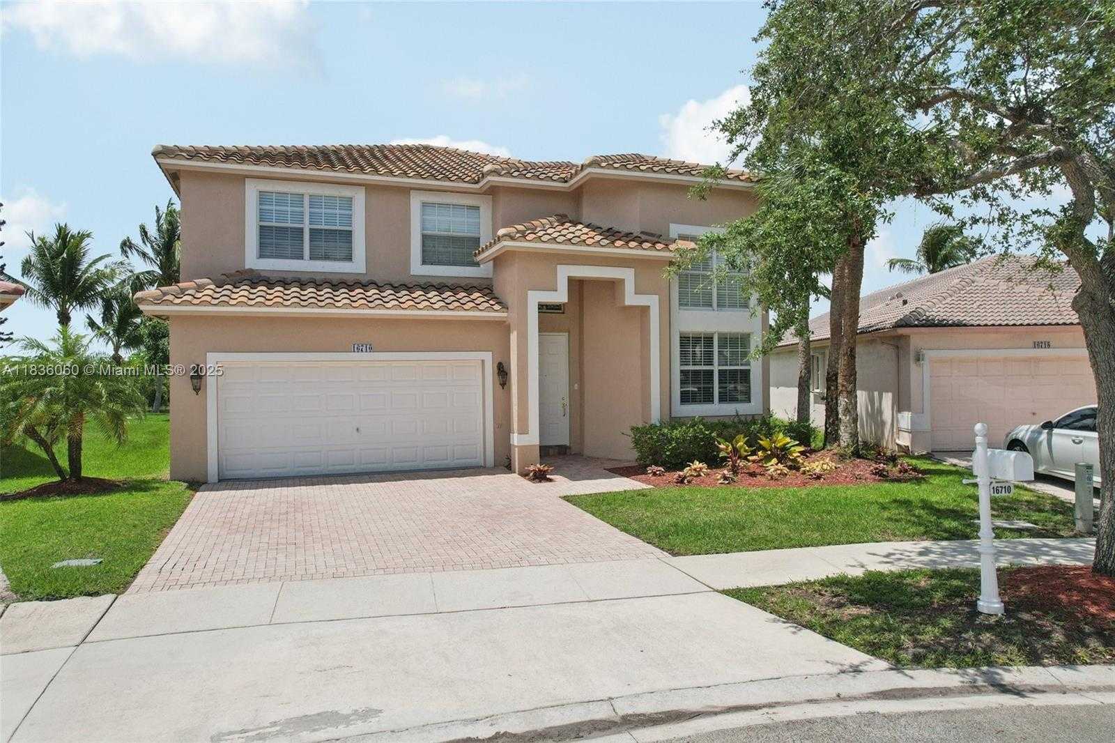 Small Image of 16710 NORTH WEST 12TH ST, Pembroke Pines Number 2