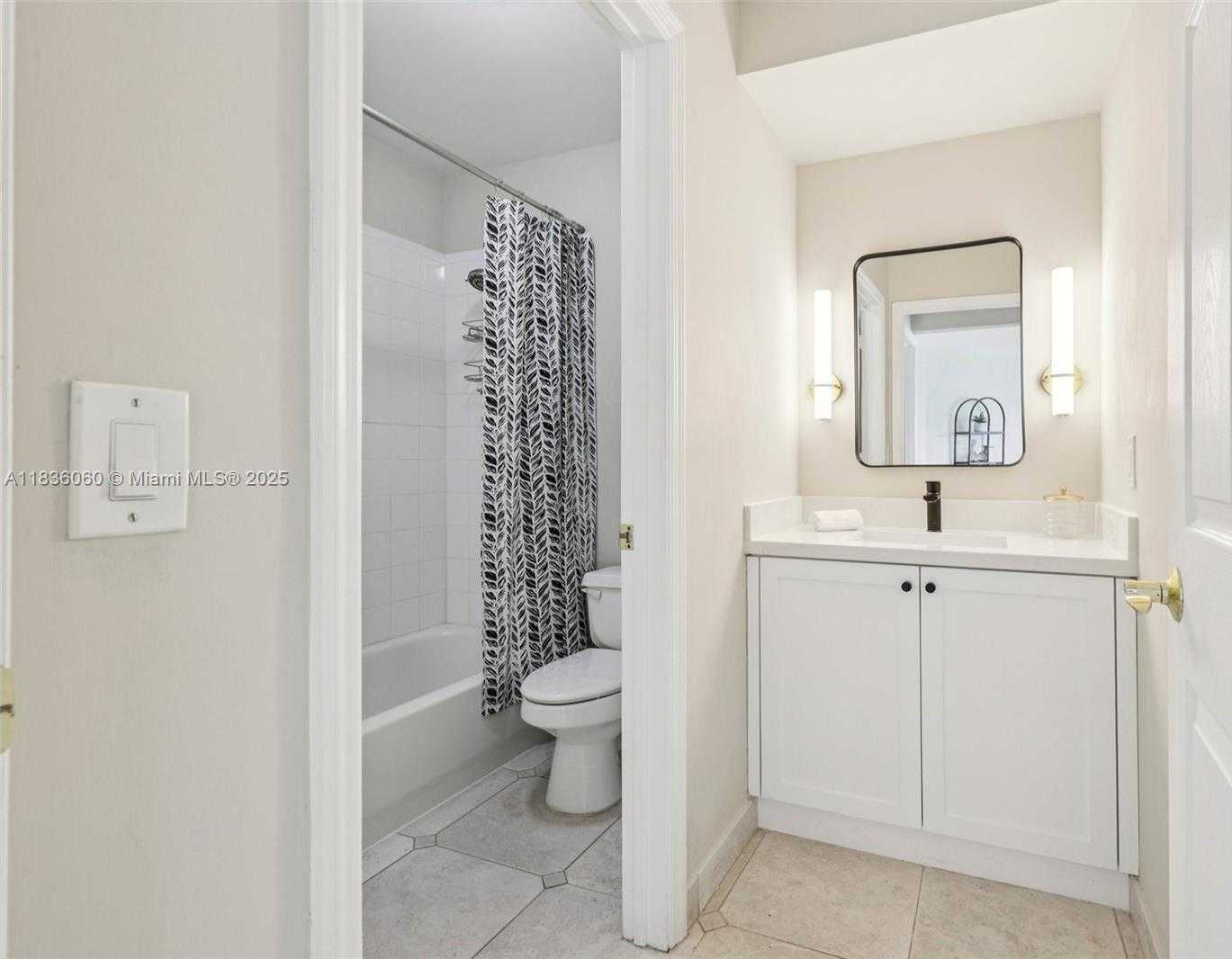 Small Image of 16710 NORTH WEST 12TH ST, Pembroke Pines Number 33