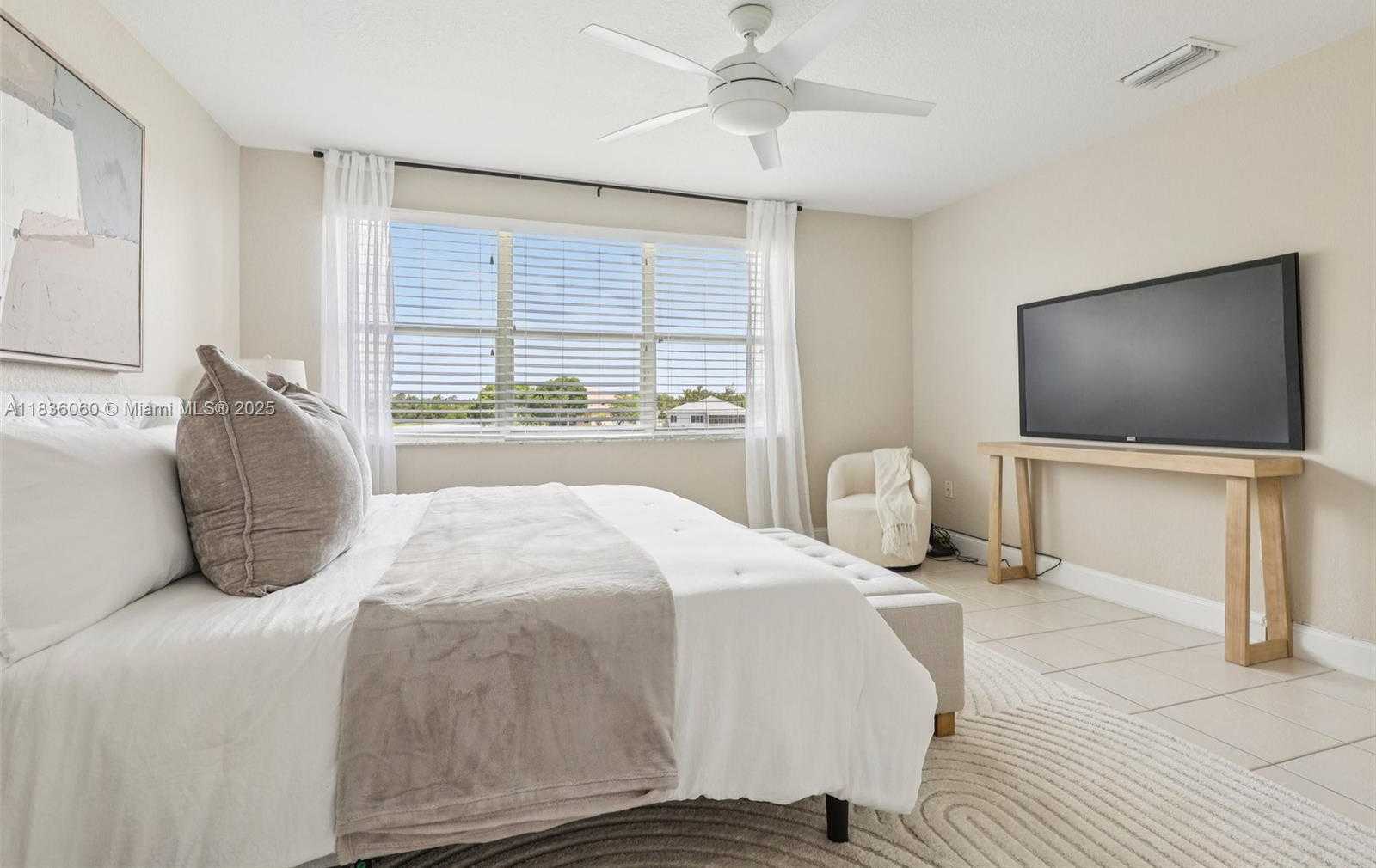 Small Image of 16710 NORTH WEST 12TH ST, Pembroke Pines Number 35